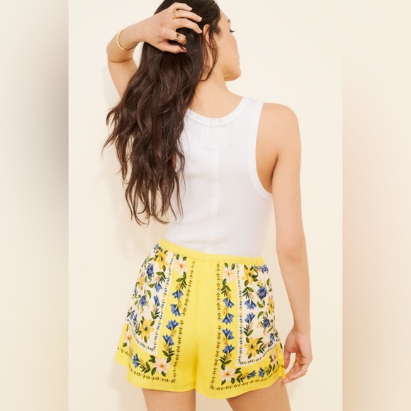 NWT FARM Rio Yellow Floral Shorts - Picture 2 of 5